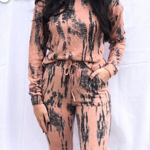 Women's Peach Tie-Dye Crewneck Sweater